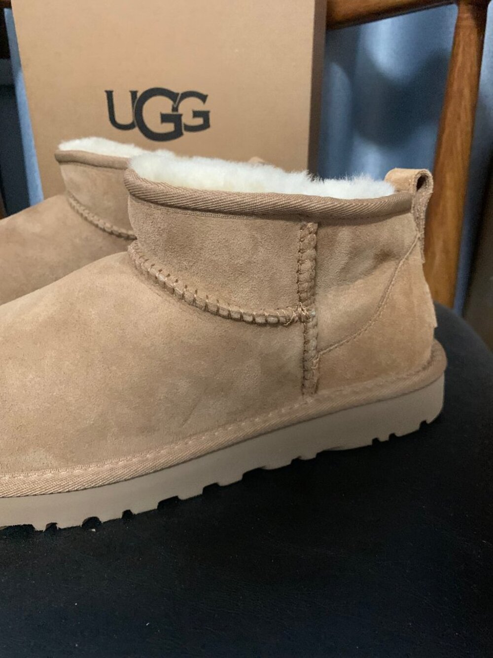 UGG Classic Ultra Mini - Picture 3 of 4